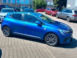 Feuerrot Gebraucht 2021 Renault Clio V Zen Limousine | 12.900 € (Guter Preis)