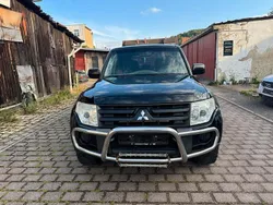 Schwarz Gebraucht 2009 Mitsubishi Pajero SUV | 5.900 € (Superpreis)