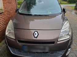Braun Gebraucht 2010 Renault Grand Scénic III Van / Kleinbus | 4.000 € (Superpreis)