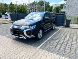 Schwarz Gebraucht 2019 Mitsubishi Outlander P-HEV Top SUV | 21.990 € (Fairer Preis)