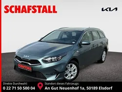Grau ((usg) yucca stahlgrau met.) Gebraucht 2024 Kia Ceed Sportswagon Comfort Kombi | 22.479 € (Superpreis)