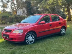 Rot Gebraucht 1998 Opel Astra Limousine | 1.000 €