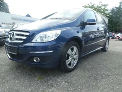 Blau Gebraucht 2010 Mercedes B200 Van / Kleinbus | 10.780 € (Teuer)