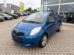 Blau Gebraucht 2007 Toyota Yaris Cool Limousine | 2.990 € (Etwas zu teuer)