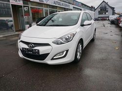 Weiß Gebraucht 2014 Hyundai i30 Edition Limousine | 7.950 € (Fairer Preis)