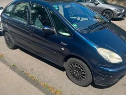 Blau Gebraucht 2004 Citroën Xsara Picasso Van / Kleinbus | 1.300 €