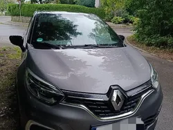 Grau Gebraucht 2018 Renault Captur Bose Edition SUV | 12.000 € (Fairer Preis)