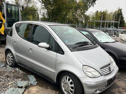 Grau Gebraucht 2001 Mercedes A170 Van / Kleinbus | 1.800 €