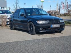 Schwarz Gebraucht 2003 BMW 320 Limousine | 2.900 € (Fairer Preis)