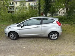 Silber Gebraucht 2013 Ford Fiesta SYNC Edition Kleinwagen | 6.600 € (Fairer Preis)