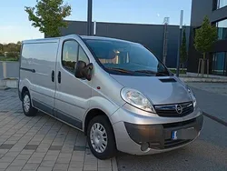 Silber Gebraucht 2011 Opel Vivaro Van | 5.500 € (Etwas zu teuer)