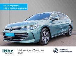 Maripositgrün metallic Gebraucht 2024 VW Passat Elegance Kombi | 39.560 € (Fairer Preis)