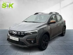 Grau Gebraucht 2025 Dacia Sandero Extreme Kleinwagen | 20.980 € (Fairer Preis)