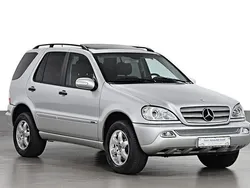 Silber Gebraucht 2003 Mercedes ML270 SUV | 16.990 €