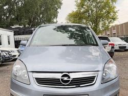 Silber Gebraucht 2007 Opel Zafira Catch Me Van / Kleinbus | 2.549 € (Fairer Preis)