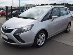 Silber Gebraucht 2015 Opel Zafira Tourer Van / Kleinbus | 5.999 € (Fairer Preis)