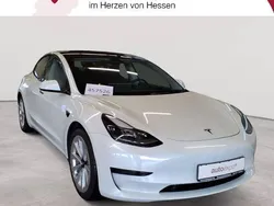 Weiß Gebraucht 2021 Tesla Model 3 Standard Range Plus Limousine | 23.889 € (Guter Preis)