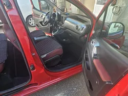Rot Gebraucht 2009 Citroën Berlingo Van / Kleinbus | 3.800 € (Etwas zu teuer)
