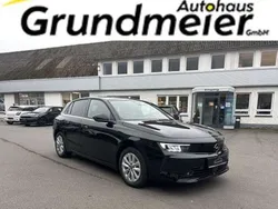 Karbon schwarz (metallic) Gebraucht 2024 Opel Astra Enjoy Limousine | 23.999 € (Fairer Preis)