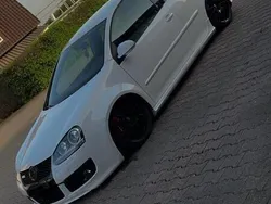 Weiß Gebraucht 2008 VW Golf V Edition Kleinwagen | 15.990 €