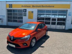 Orange Gebraucht 2021 Renault Clio V Business Kleinwagen | 13.950 € (Fairer Preis)