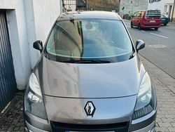 Braun Gebraucht 2010 Renault Scénic III Limousine | 2.550 € (Fairer Preis)