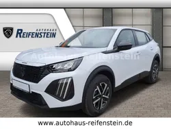 Weiß Gebraucht 2023 Peugeot 2008 Active SUV | 19.750 € (Fairer Preis)