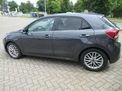 Grau Gebraucht 2017 Kia Rio Spirit Kleinwagen | 9.990 € (Guter Preis)