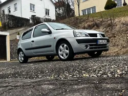 Silber Gebraucht 2002 Renault Clio II Dynamique Limousine | 1.800 € (Fairer Preis)