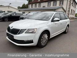 Weiß Gebraucht 2017 Skoda Octavia Ambition Kombi | 6.900 € (Guter Preis)