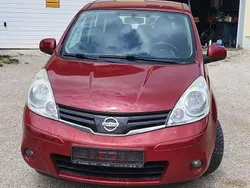 Rot Gebraucht 2010 Nissan Note Acenta Van / Kleinbus | 2.300 € (Etwas zu teuer)