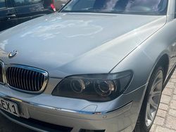 Silber Gebraucht 2006 BMW 750 Limousine | 8.000 €