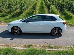 Weiß Gebraucht 2017 Seat Leon SC Kleinwagen | 17.500 €