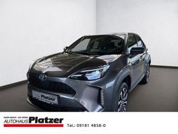 Grau Gebraucht 2022 Toyota Yaris Cross Team SUV | 22.980 € (Fairer Preis)
