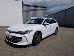 Weiß Gebraucht 2024 VW Passat Elegance Kombi | 35.490 € (Etwas zu teuer)