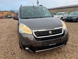 Grau Gebraucht 2018 Peugeot Partner Tepee Allure Van / Kleinbus | 7.990 € (Fairer Preis)
