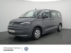 Grau Gebraucht 2024 VW Multivan Van / Kleinbus | 51.980 € (Guter Preis)