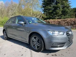 Grau Gebraucht 2016 Audi A3 Sportback Ambiente Limousine | 14.700 € (Guter Preis)