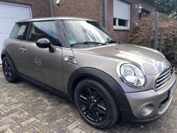 Braun Gebraucht 2013 Mini ONE Kleinwagen | 6.300 € (Etwas zu teuer)