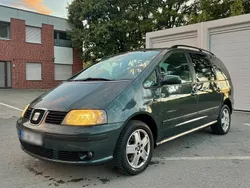 Grün Gebraucht 2006 Seat Alhambra Van / Kleinbus | 3.199 € (Fairer Preis)