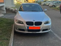 Grau Gebraucht 2010 BMW 330 Coupé | 9.000 €