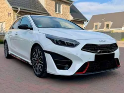 Weiß Gebraucht 2024 Kia Ceed GT Limousine | 26.999 € (Guter Preis)
