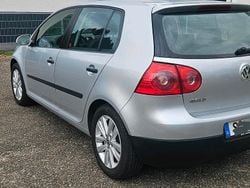 Silber Gebraucht 2004 VW Golf V Limousine | 4.400 € (Teuer)
