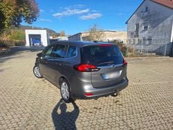 Grau Gebraucht 2018 Opel Zafira Innovation Van / Kleinbus | 9.000 € (Guter Preis)