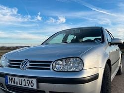 Grau Gebraucht 2001 VW Golf IV Basis Limousine | 2.500 € (Fairer Preis)