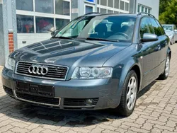 Grau Gebraucht 2004 Audi A4 Comfort Kombi | 2.200 € (Fairer Preis)