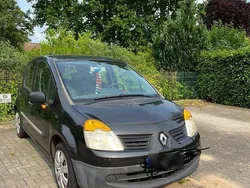 Schwarz Gebraucht 2005 Renault Modus Van / Kleinbus | 1.999 € (Fairer Preis)