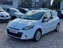 Weiß Gebraucht 2009 Renault Clio III Dynamique Kleinwagen | 3.800 € (Fairer Preis)
