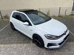 Weiß Gebraucht 2017 VW Golf VII GTI Limousine | 17.800 €