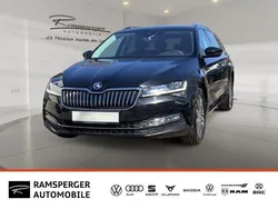 Schwarz (blackmagic perleffekt) Gebraucht 2022 Skoda Superb Style Kombi | 23.490 € (Guter Preis)